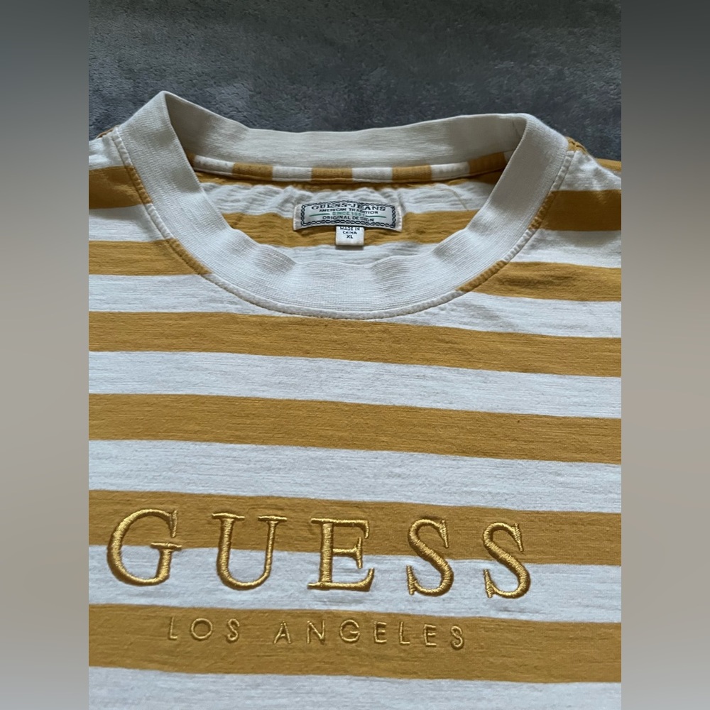Men’s Guess T Shirt - Picture 3 of 3